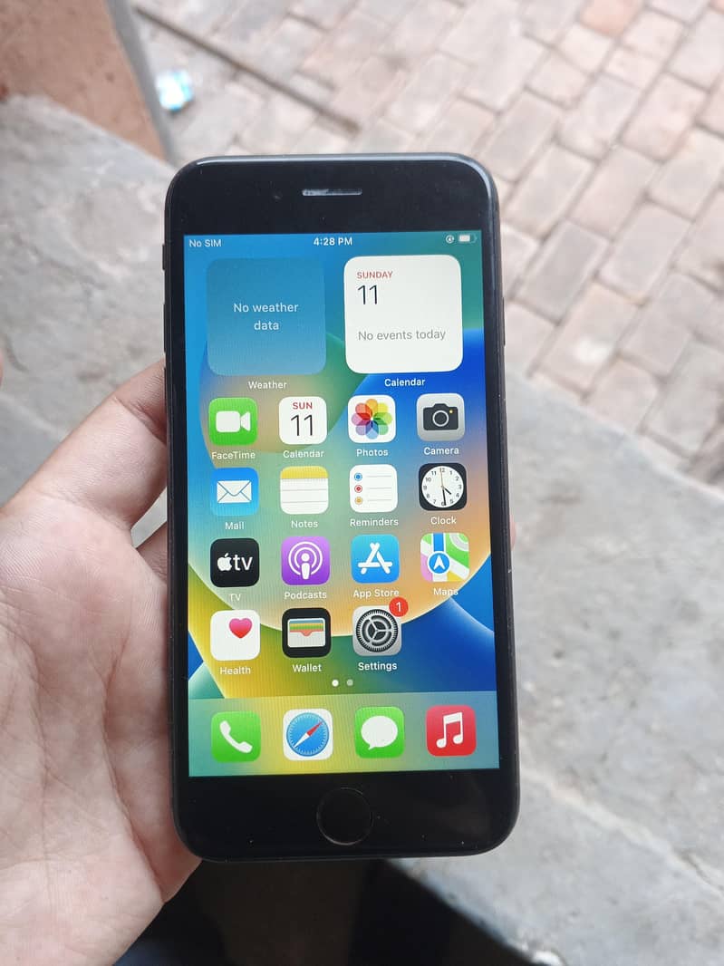 Apple iPhone 8 3