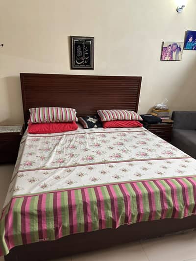 3 king beds for sale
