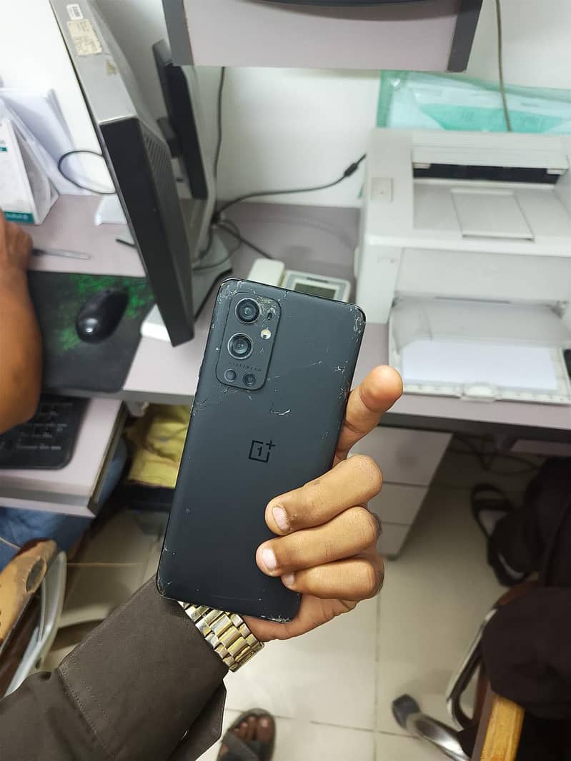 One Plus 9 Pro 6