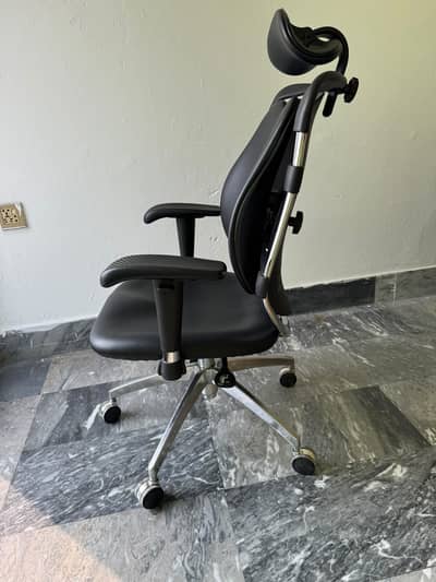 Imported Office Chair – Excellent Condition