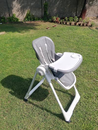 Graco Baby High Chair (Like New) – Adjustable, Wheels & Safety Harness