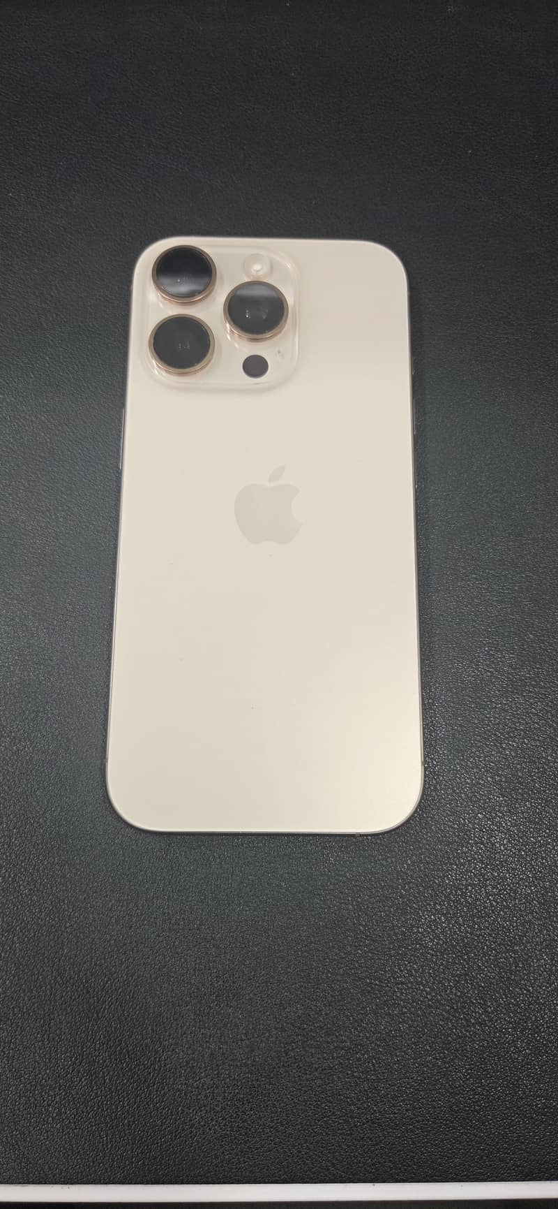 Apple iPhone 16 Pro 0