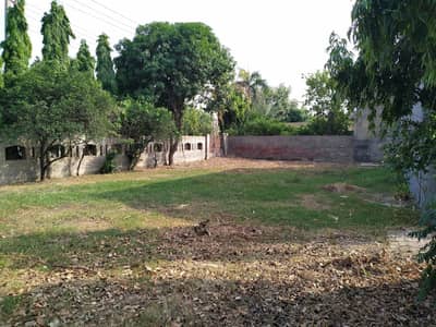 35 Marla Corner, Facing Park Plot