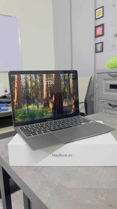 Macbook air 8 256 with box.