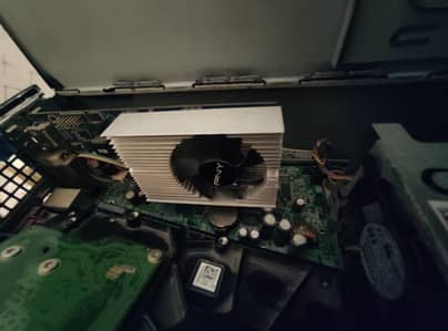 CPU core 2duo with 1gb grafic card