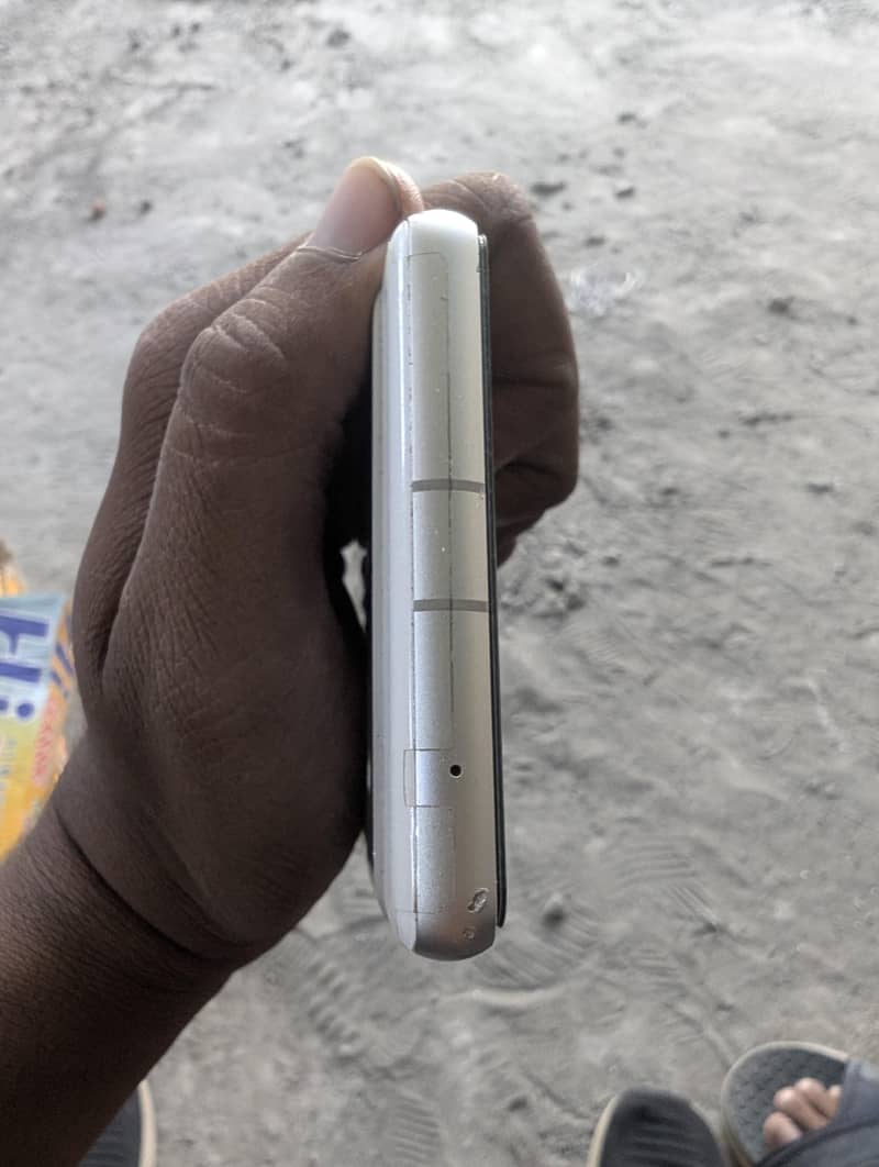 Google Pixel 7a 3