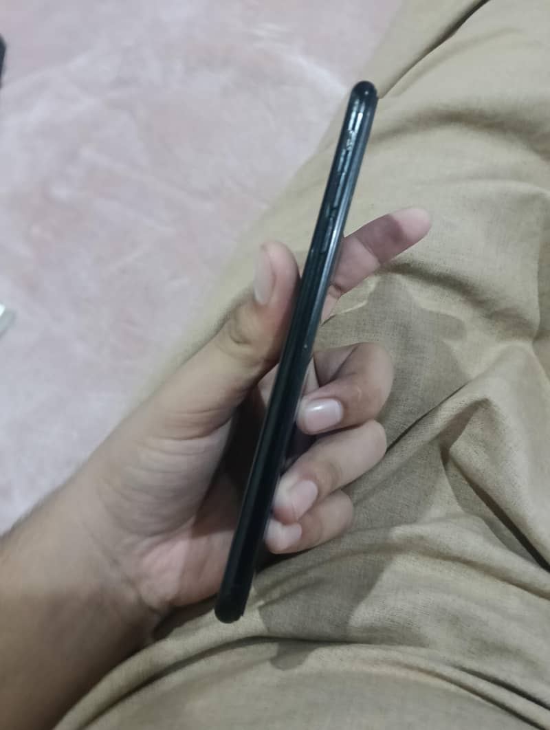 Apple iPhone 7 Plus 3