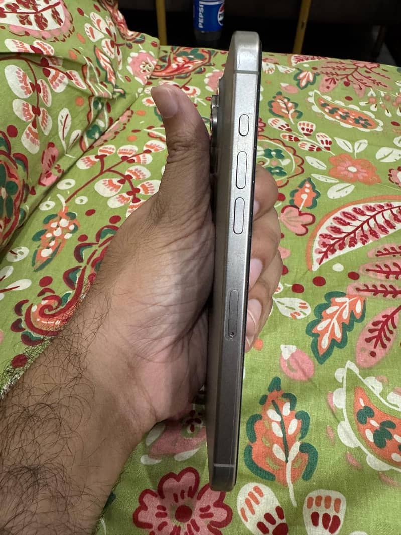 Apple iPhone 15 Pro Max 1