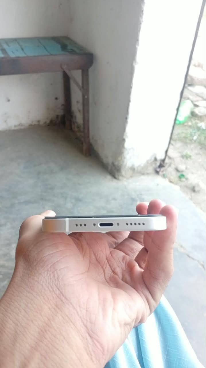 Apple iPhone 12 3