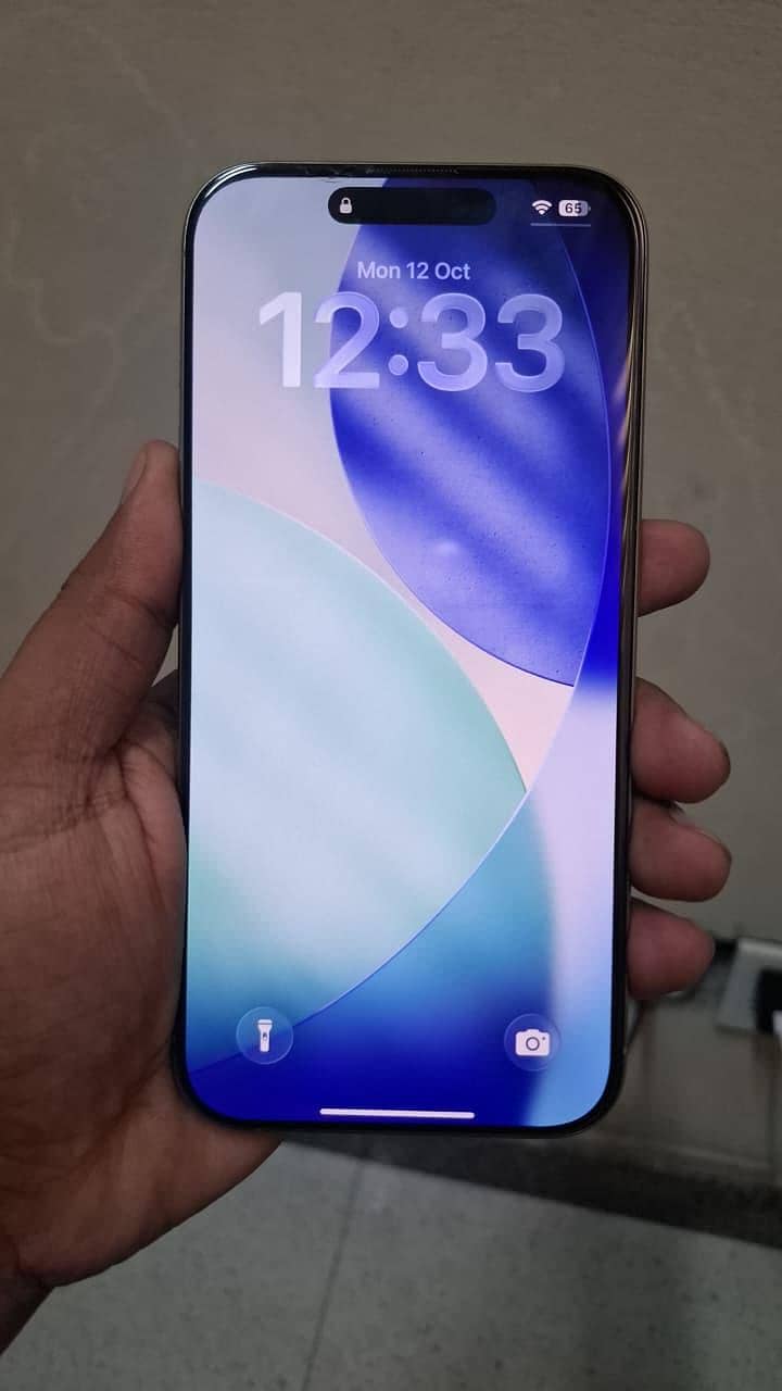 Apple iPhone 16 Pro Max 3
