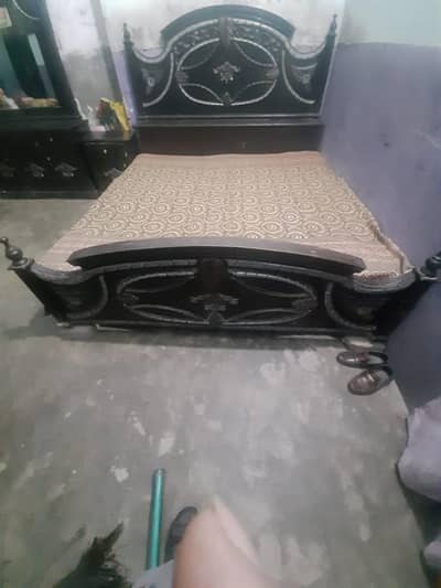 Wooden bed or singhar Mirror for sale