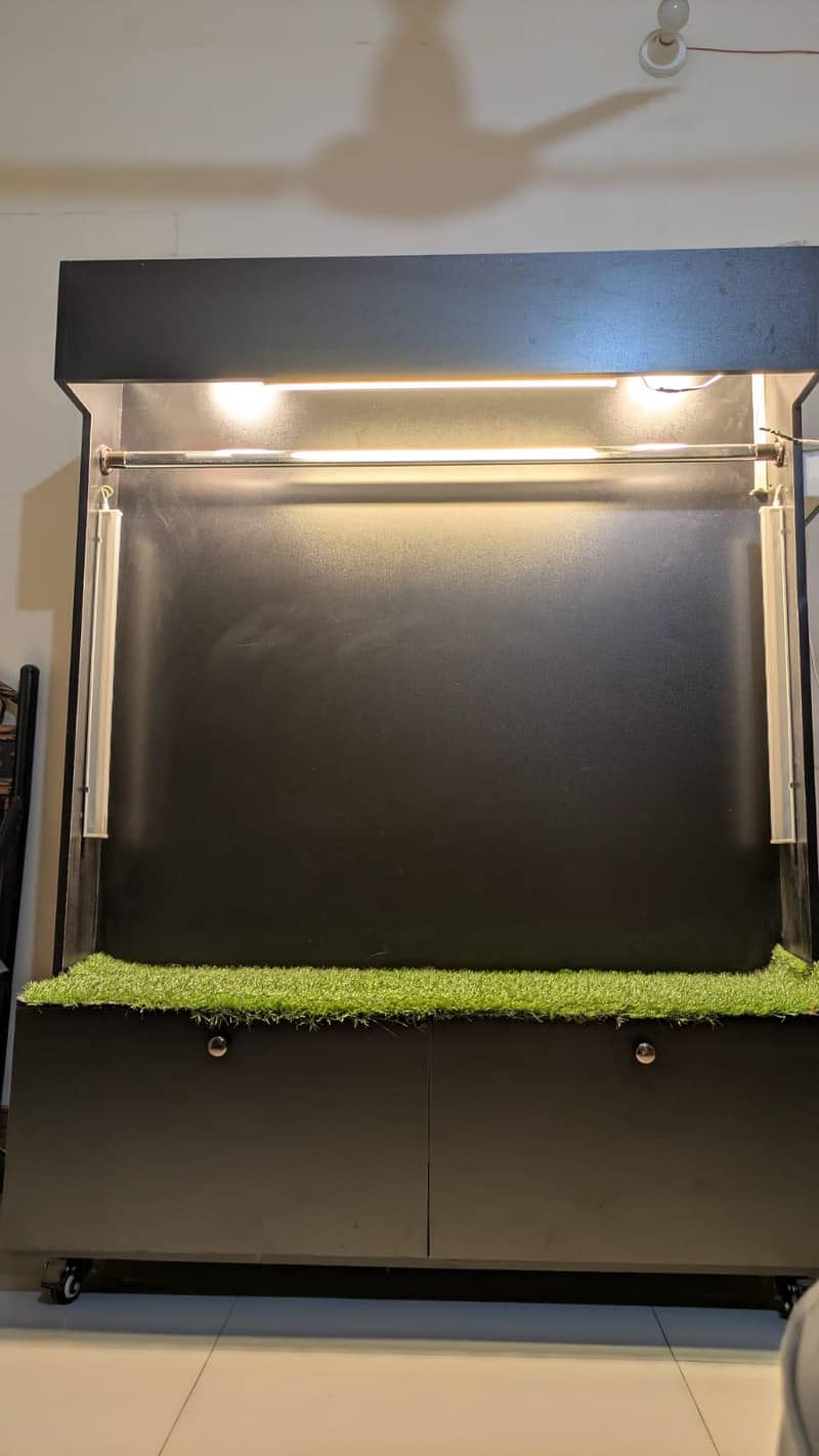 show rack & storage 0