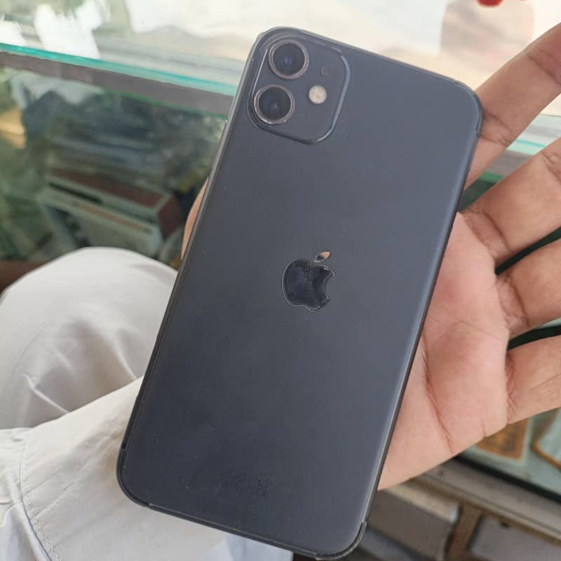 Apple iPhone 11 4