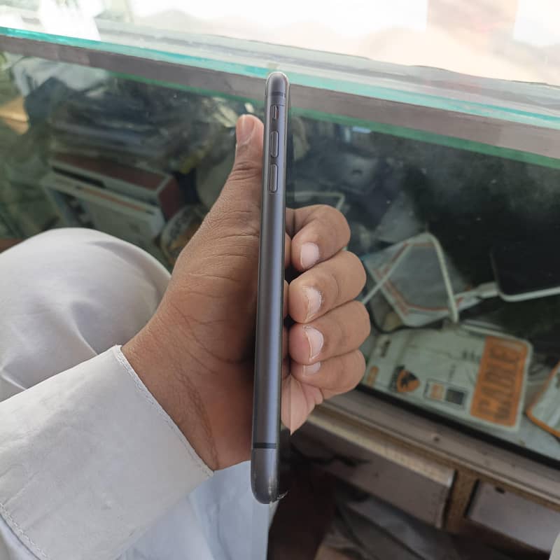 Apple iPhone 11 5