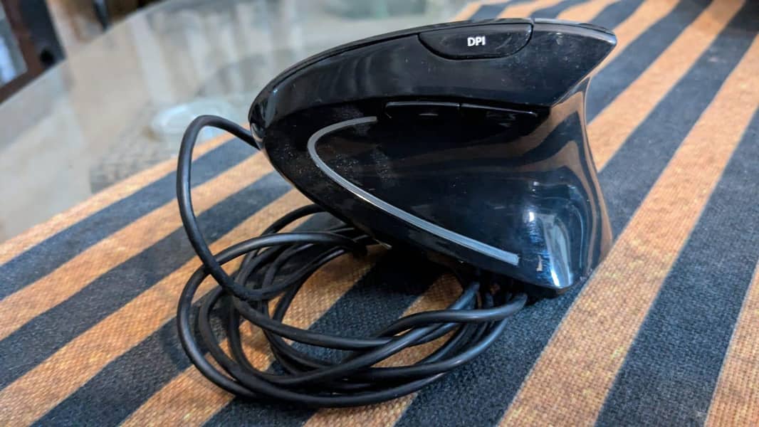 apple mighty mouse/Adesso E1 vertical mouse 3