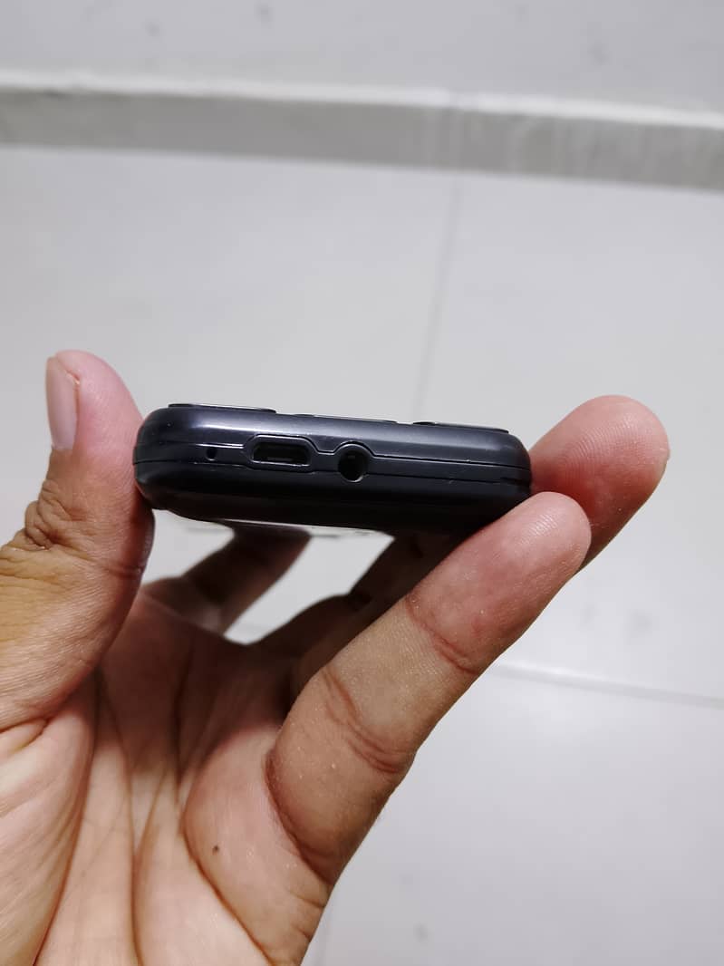 Simple keypaid Mobile 1