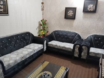 6 Seater Sofa Set in Good Condition
