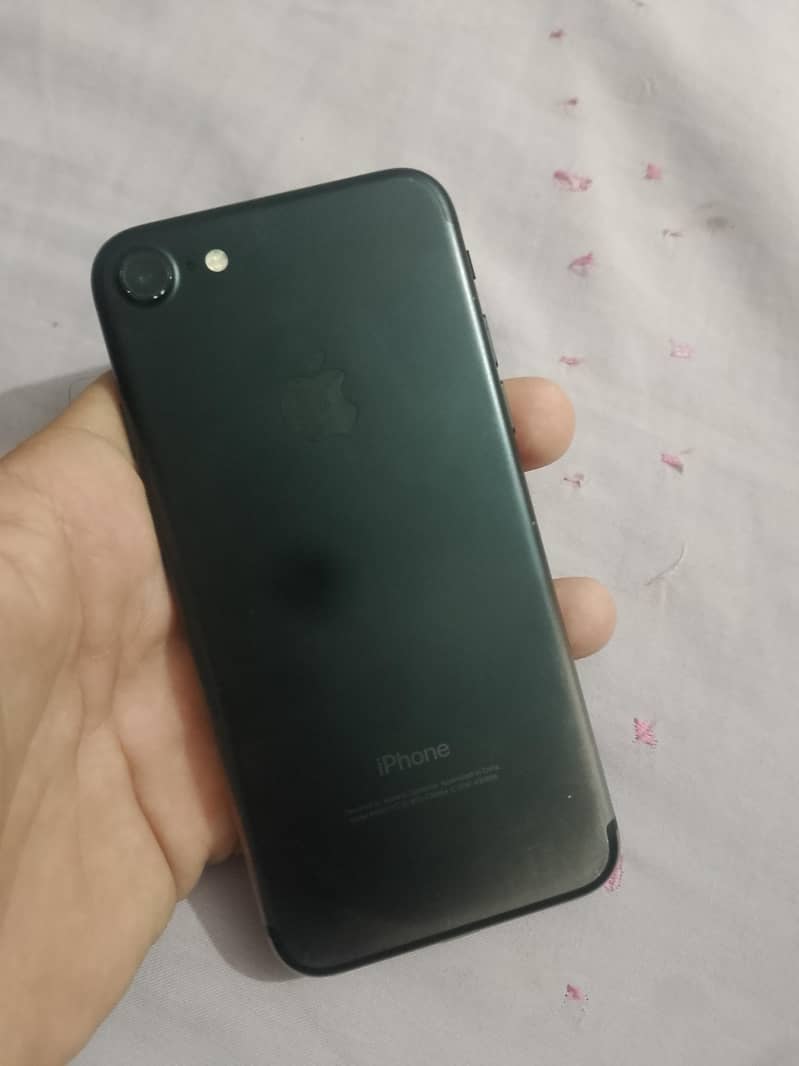 Apple iPhone 7 1
