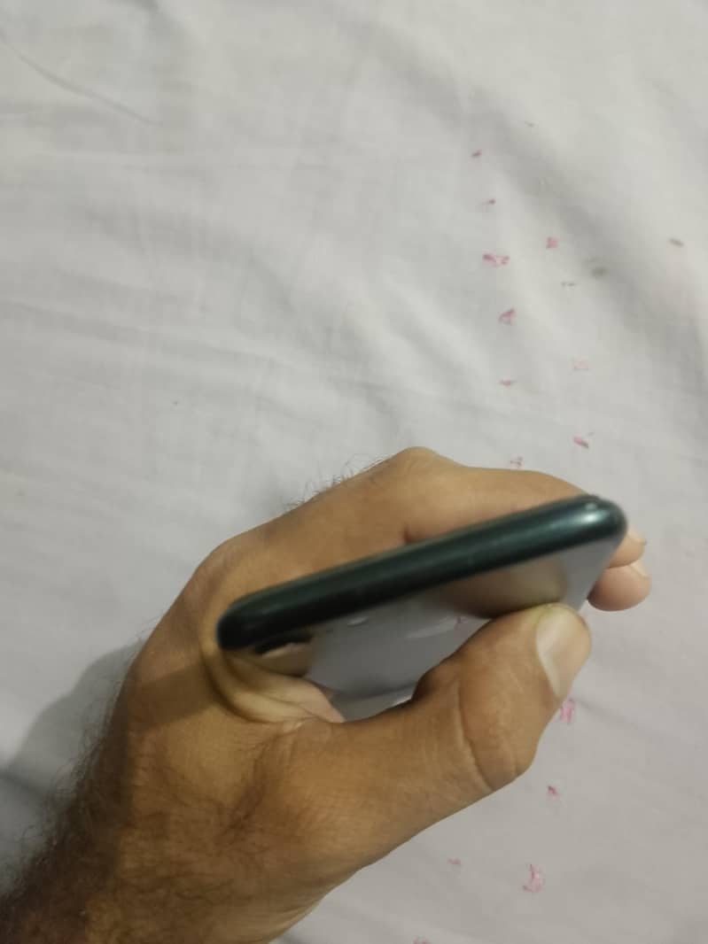 Apple iPhone 7 2