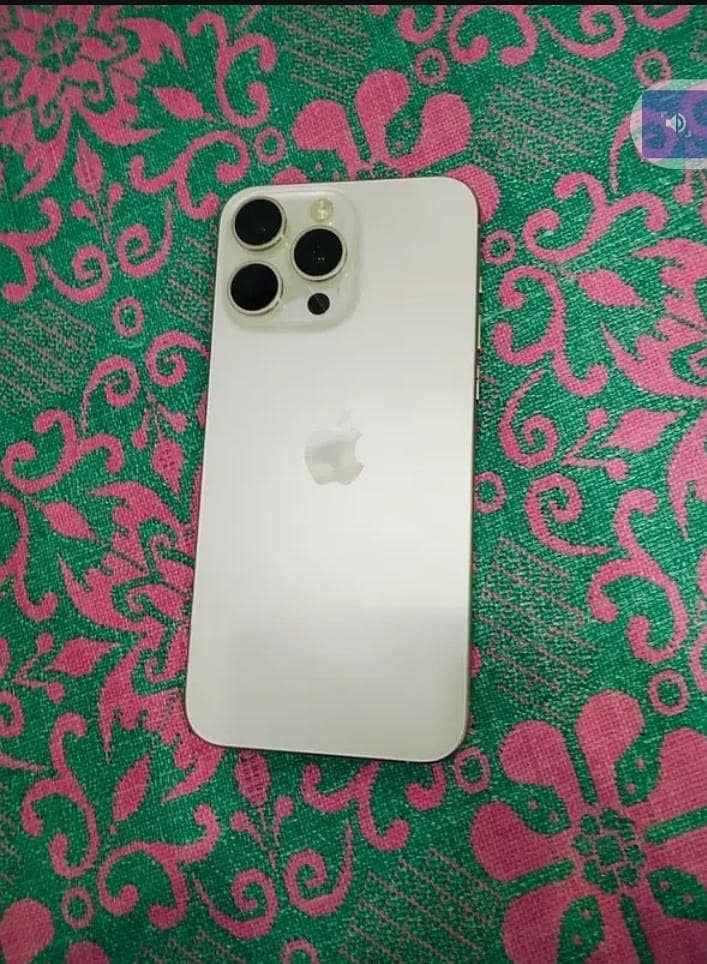 Apple iPhone 15 Pro Max 3