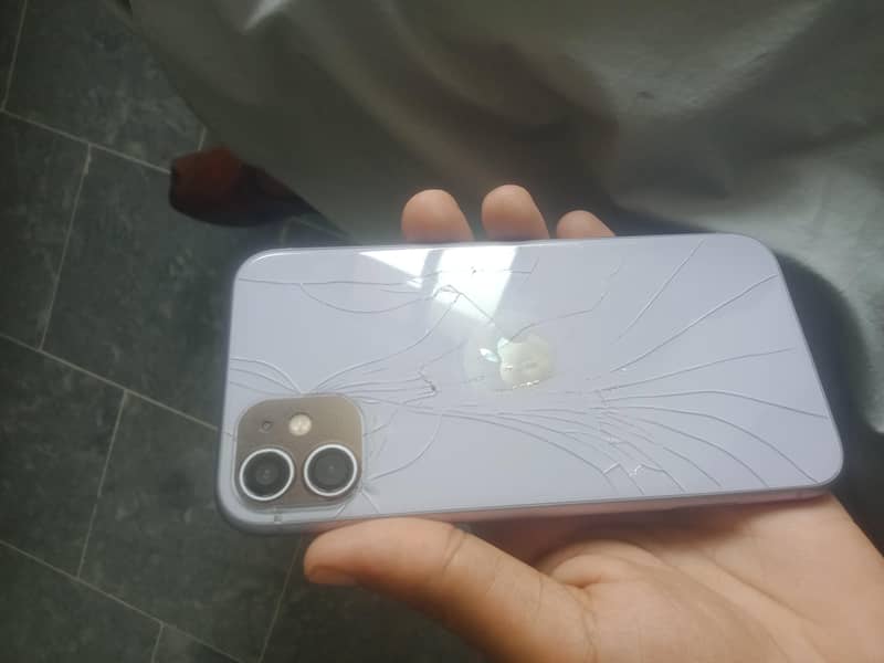 Apple iPhone 11 7