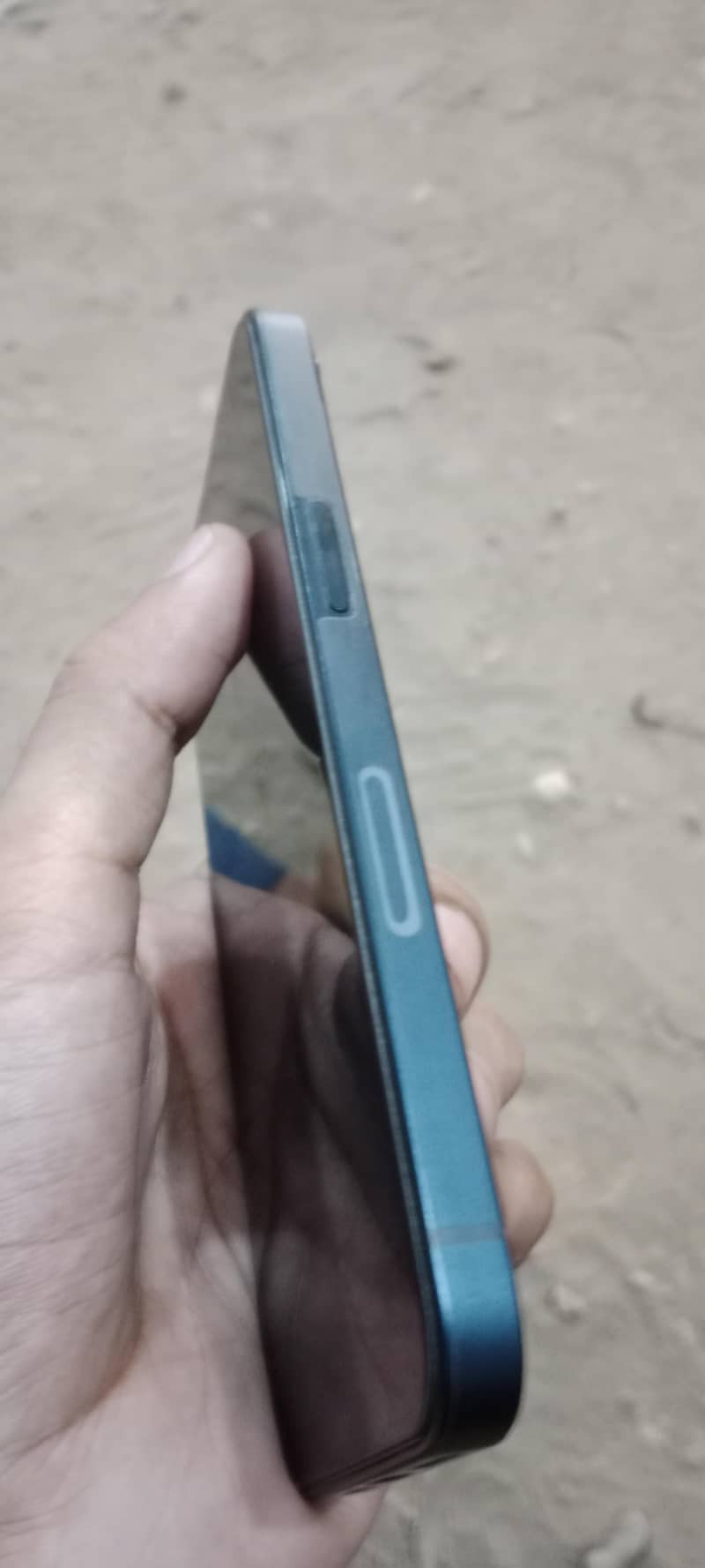 Apple iPhone 13 2