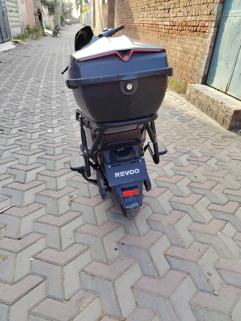 revoo a12 3
