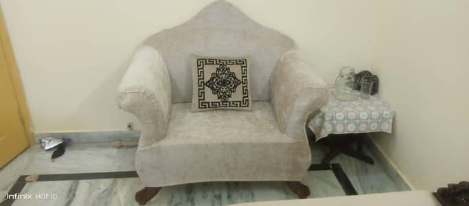 3 fine Poshish and interior design