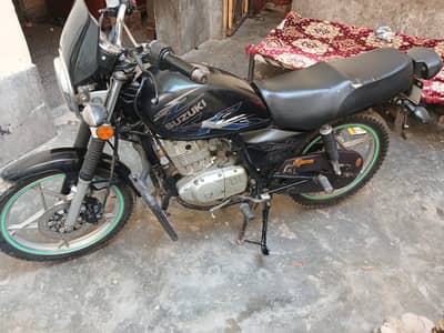 Suzuki GS 150 SE (2022 Model) Black – Excellent Condition – Lahore