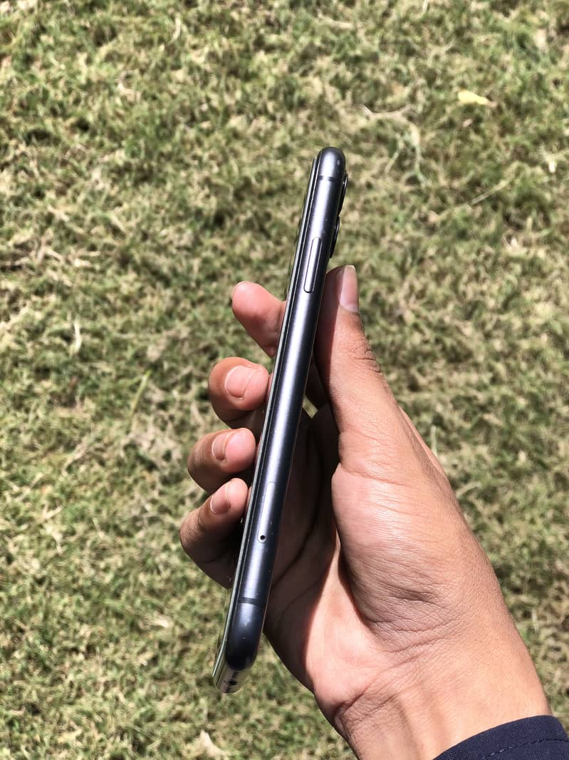Apple iPhone 11 2