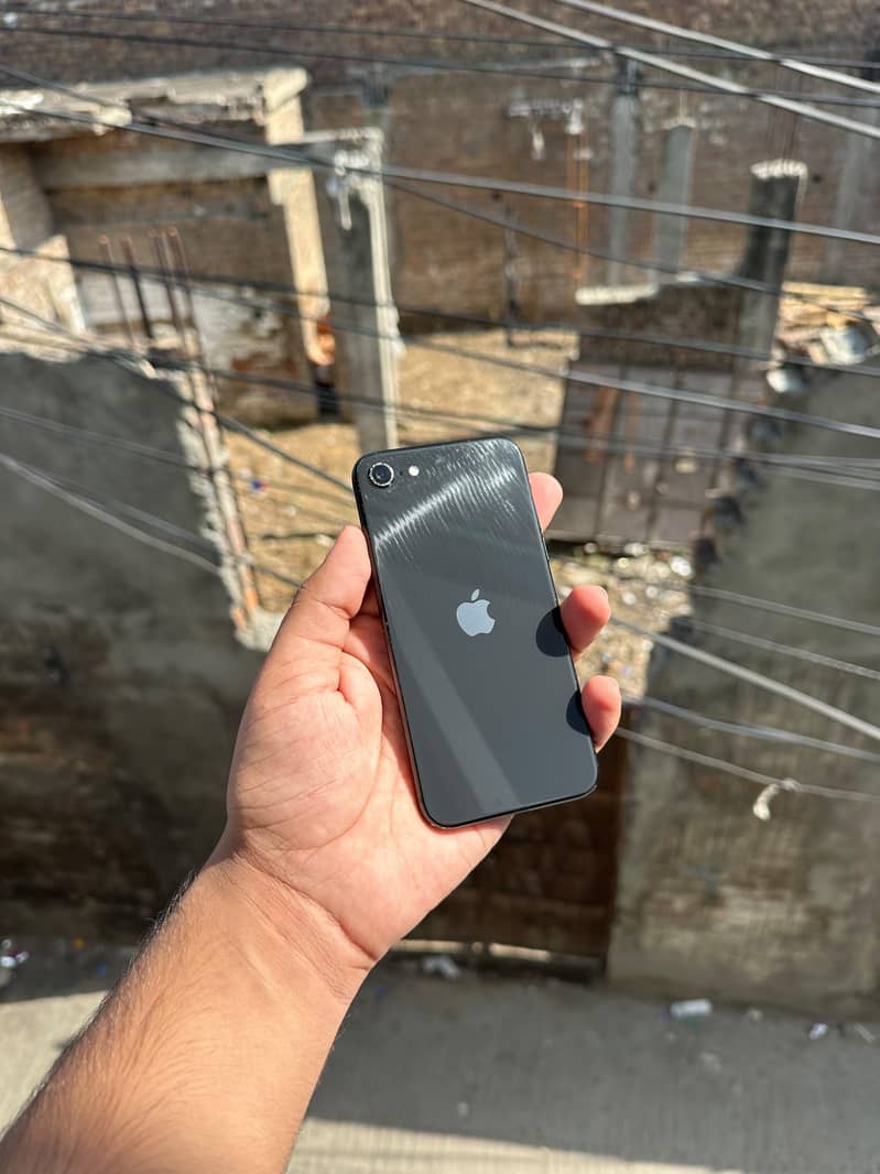 iPhone SE 2020 0