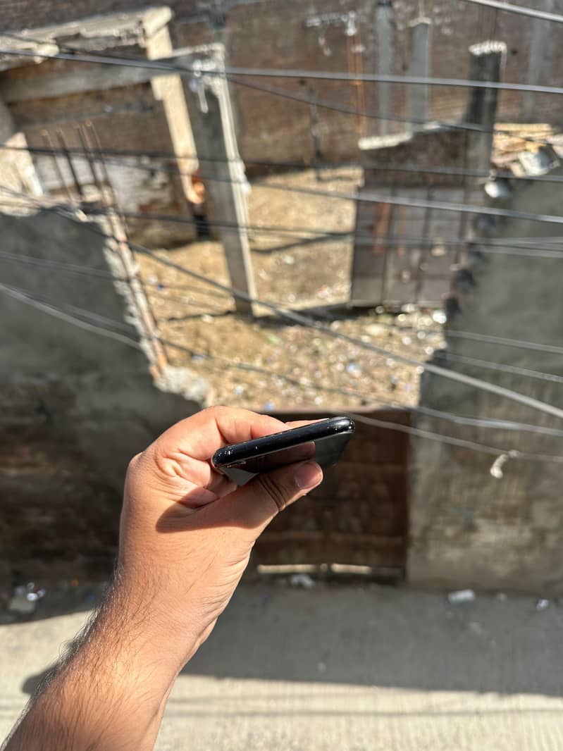 iPhone SE 2020 1