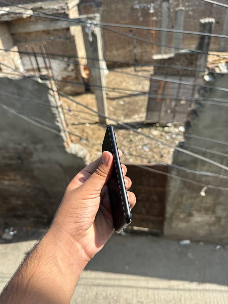 iPhone SE 2020 3