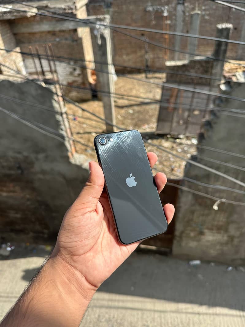 iPhone SE 2020 5