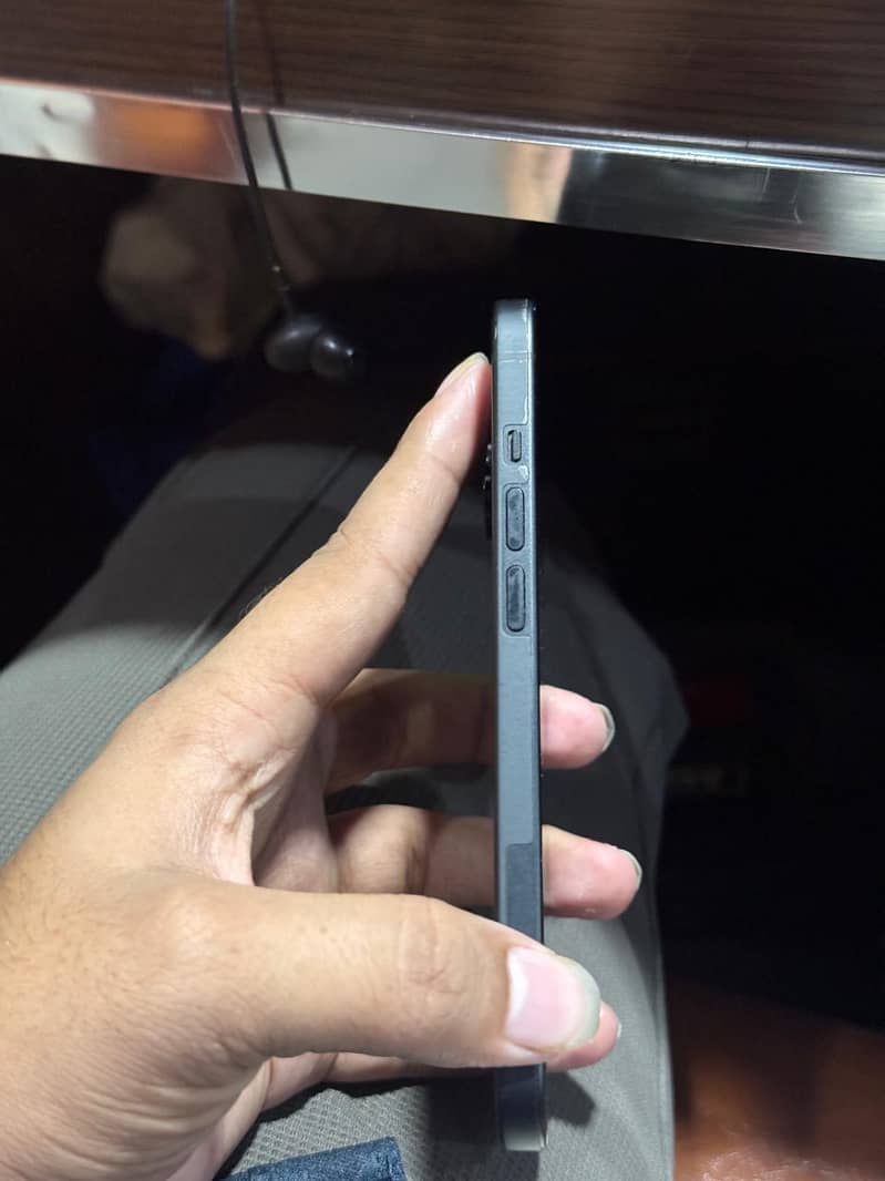 Apple iPhone 15 2
