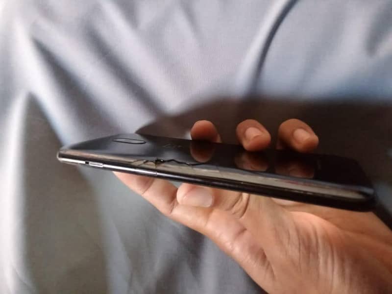 One Plus 6T 3