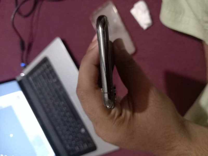Apple iPhone XS 1