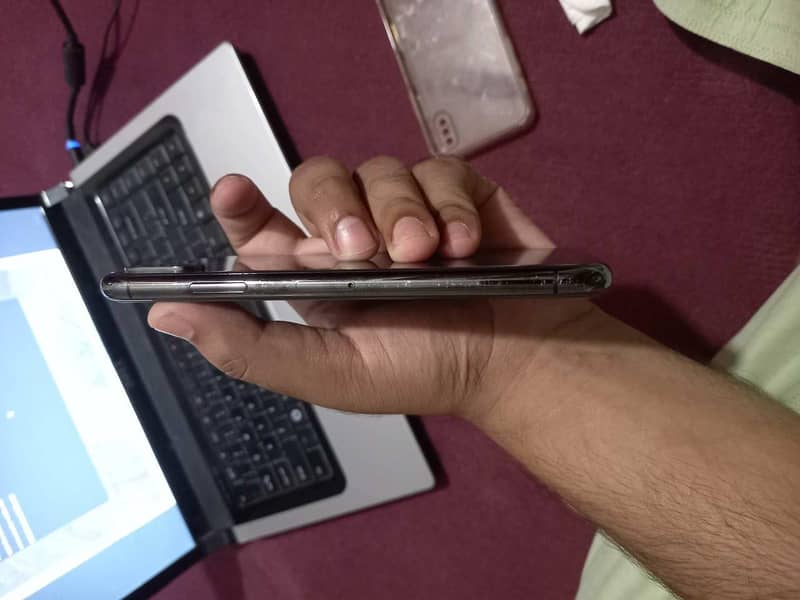 Apple iPhone XS 6
