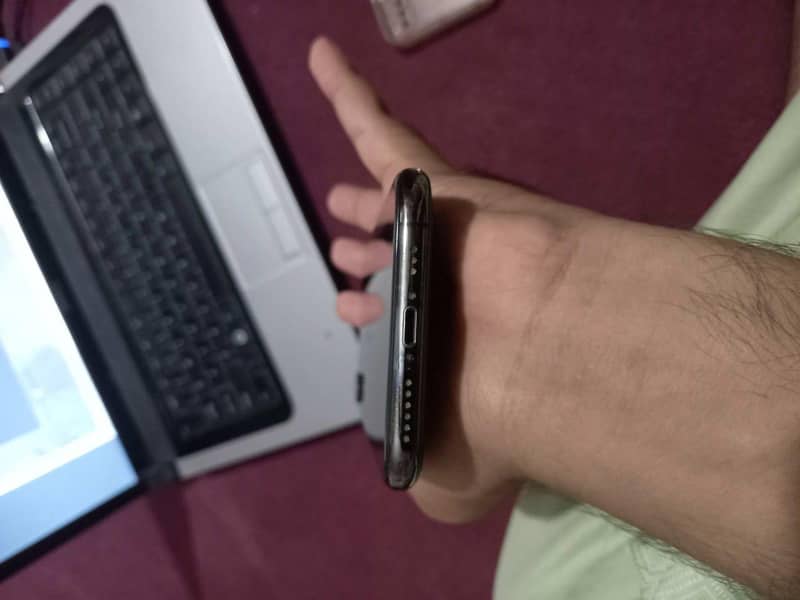 Apple iPhone XS 7