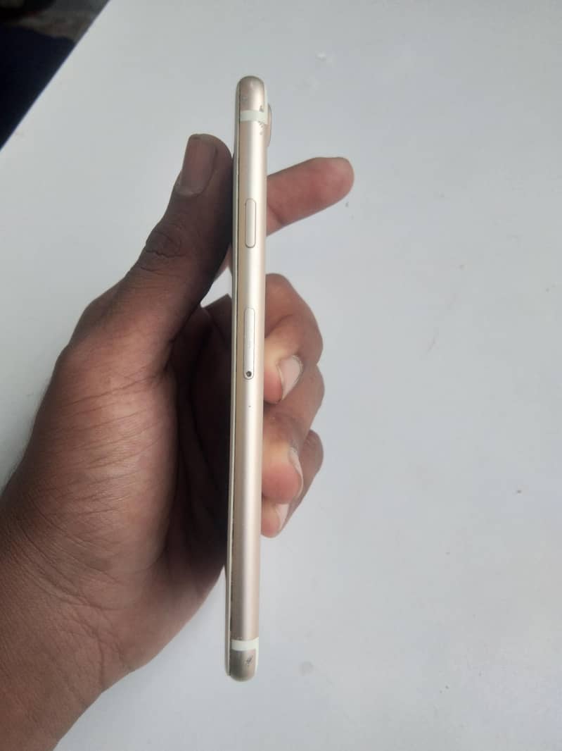 Apple iPhone 7 Plus 3