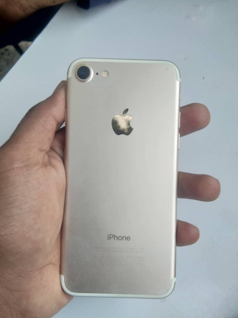 Apple iPhone 7 Plus 5