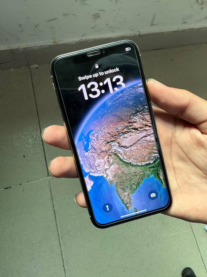 Apple iPhone X 3
