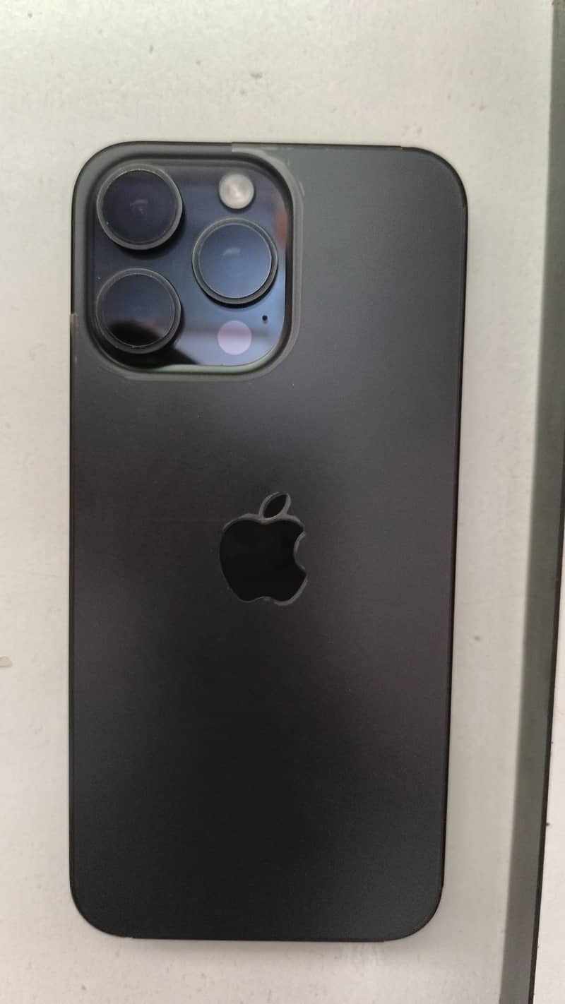 Apple iPhone 15 Pro Max 1