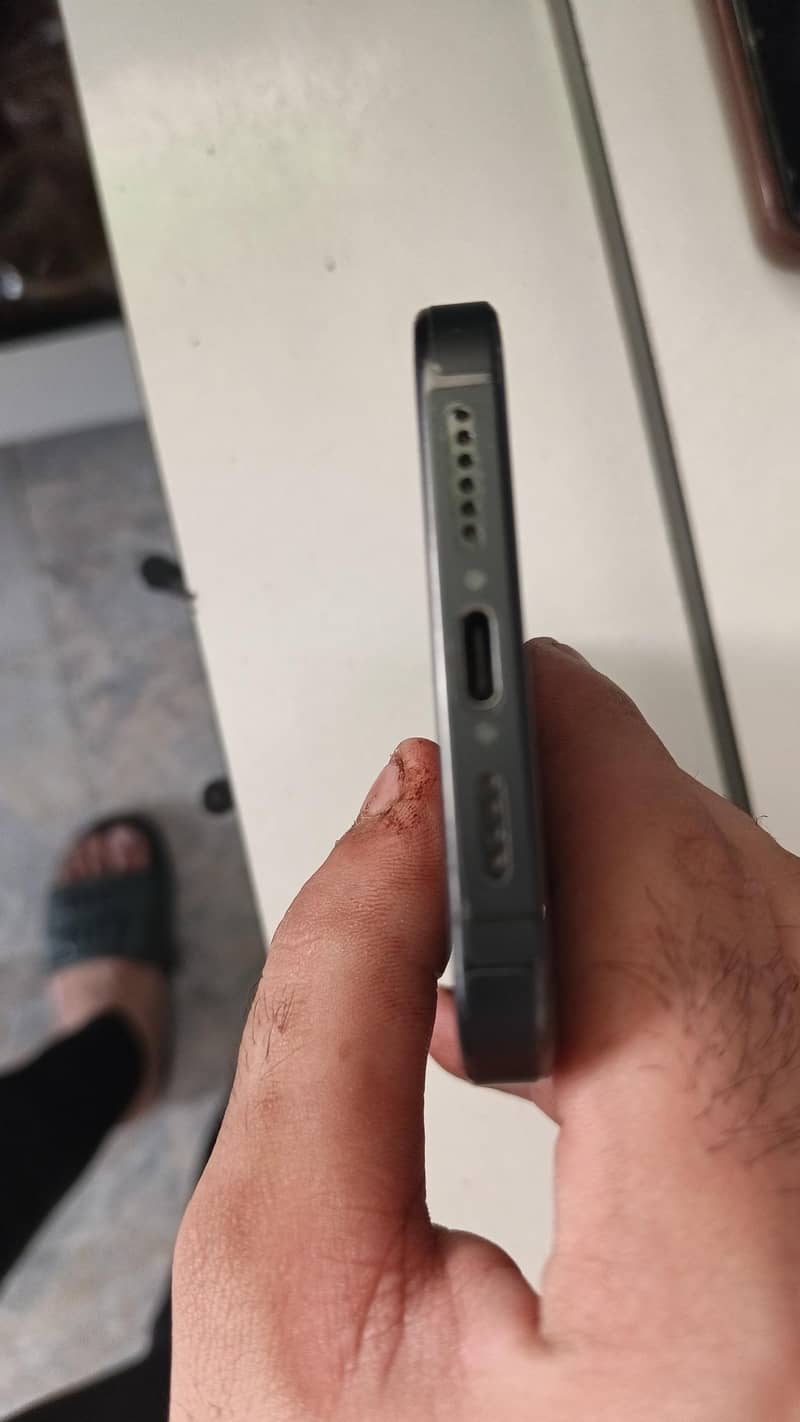 Apple iPhone 15 Pro Max 5