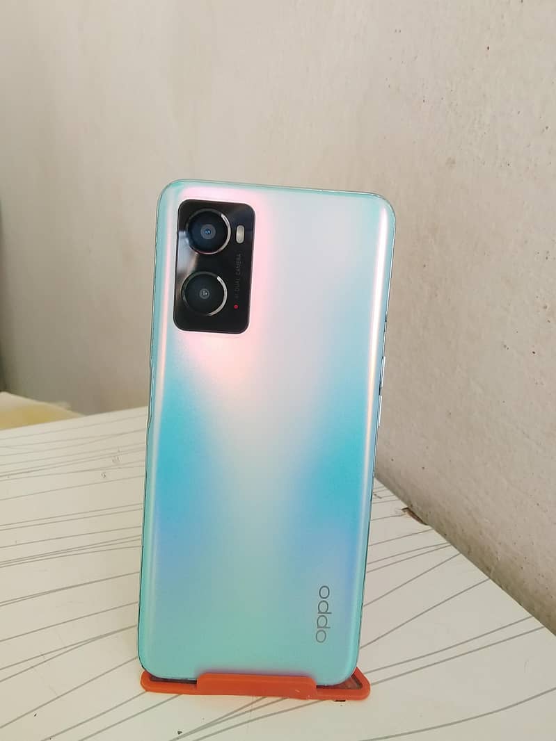 OPPO A76 1