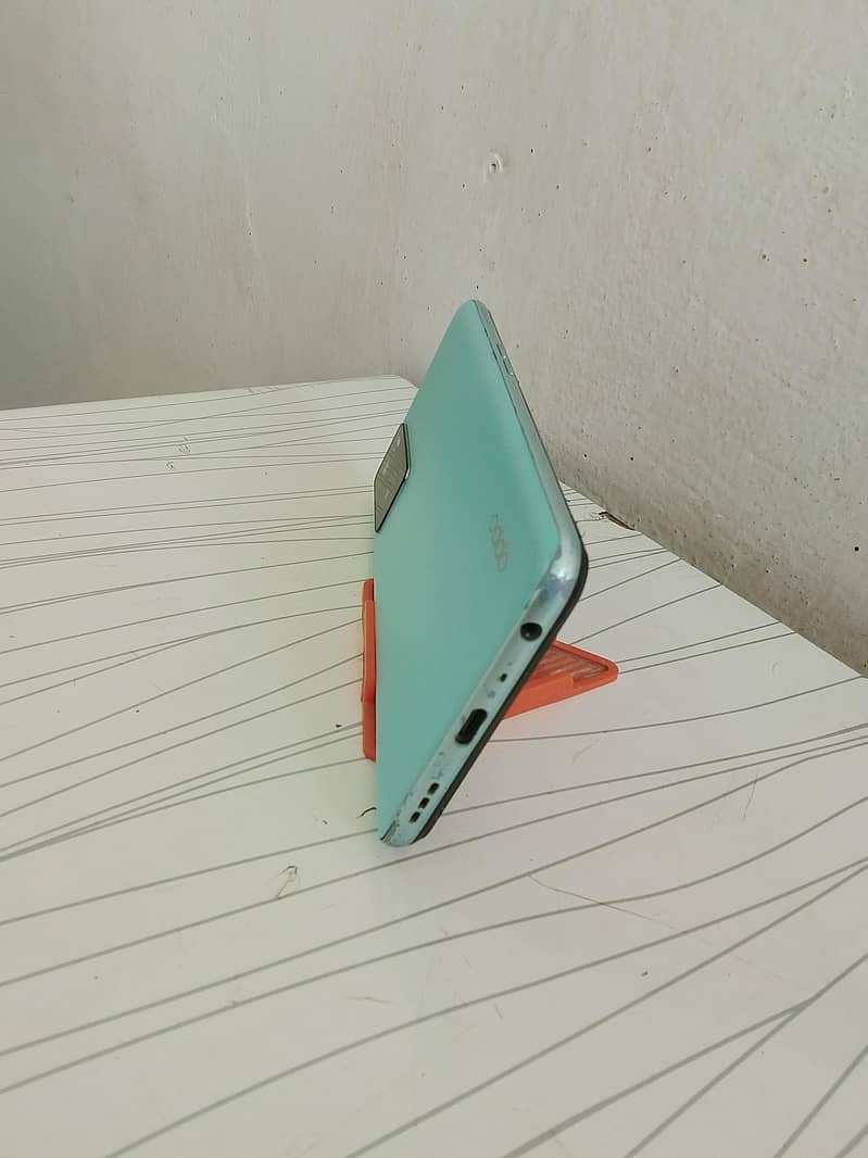OPPO A76 3