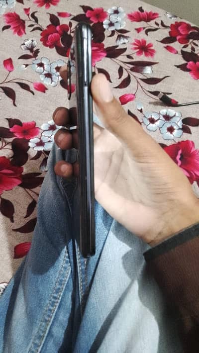 Samsung Mobile A31 need cash plz contat on 03014724628