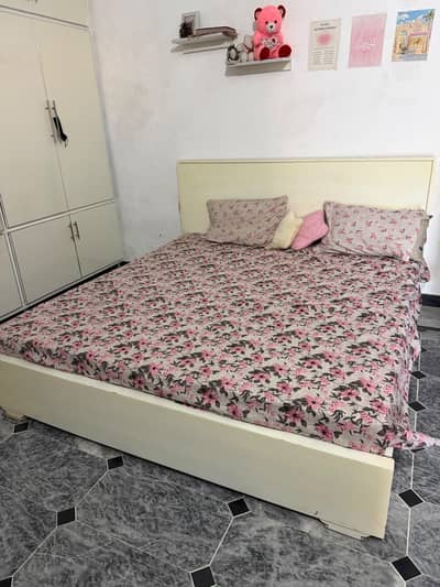 King Size Double Bed with mattress 6x6 inch Beautiful Headboard