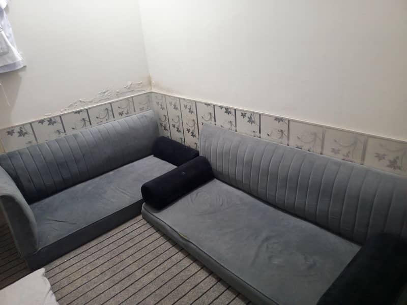 3 Bed Sofas with Side Black Bloster Pillow 1