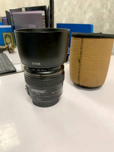 CANON EF 85mm f/1.8 USM LENS FOR SALE